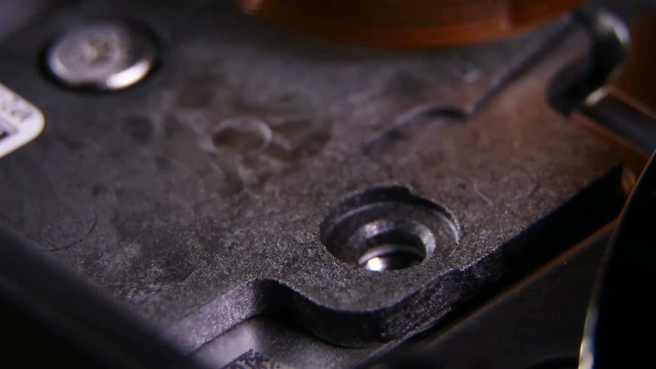 Detail einer Schraubverbindung an einem funktionalen Bauteil